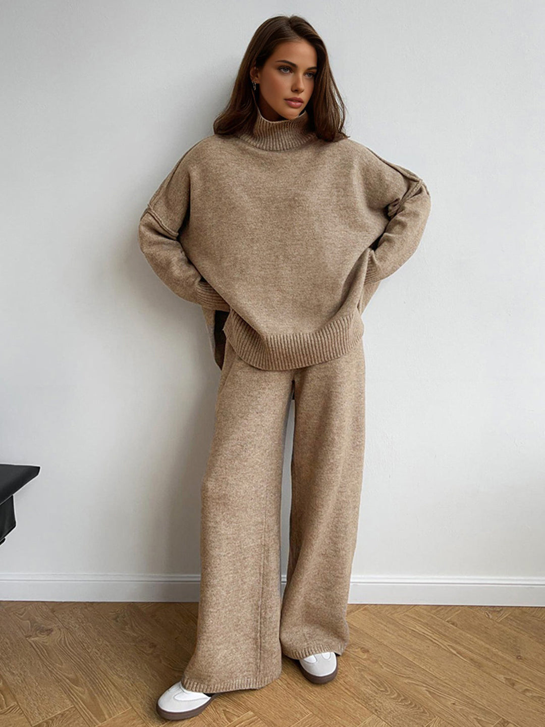 Strickset Rollkragen Pullover und weite Hose