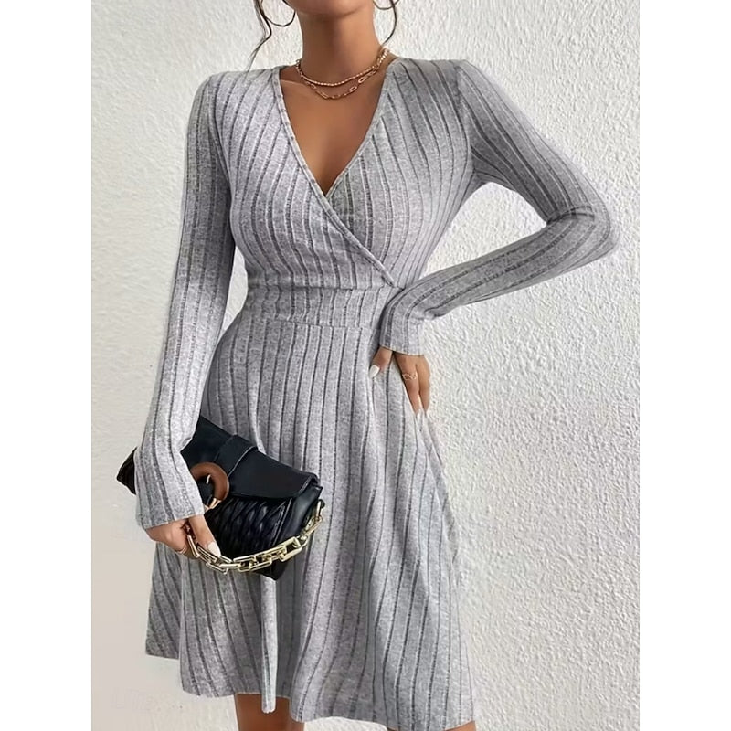 Rippstrick Wickelkleid fürs Büro
