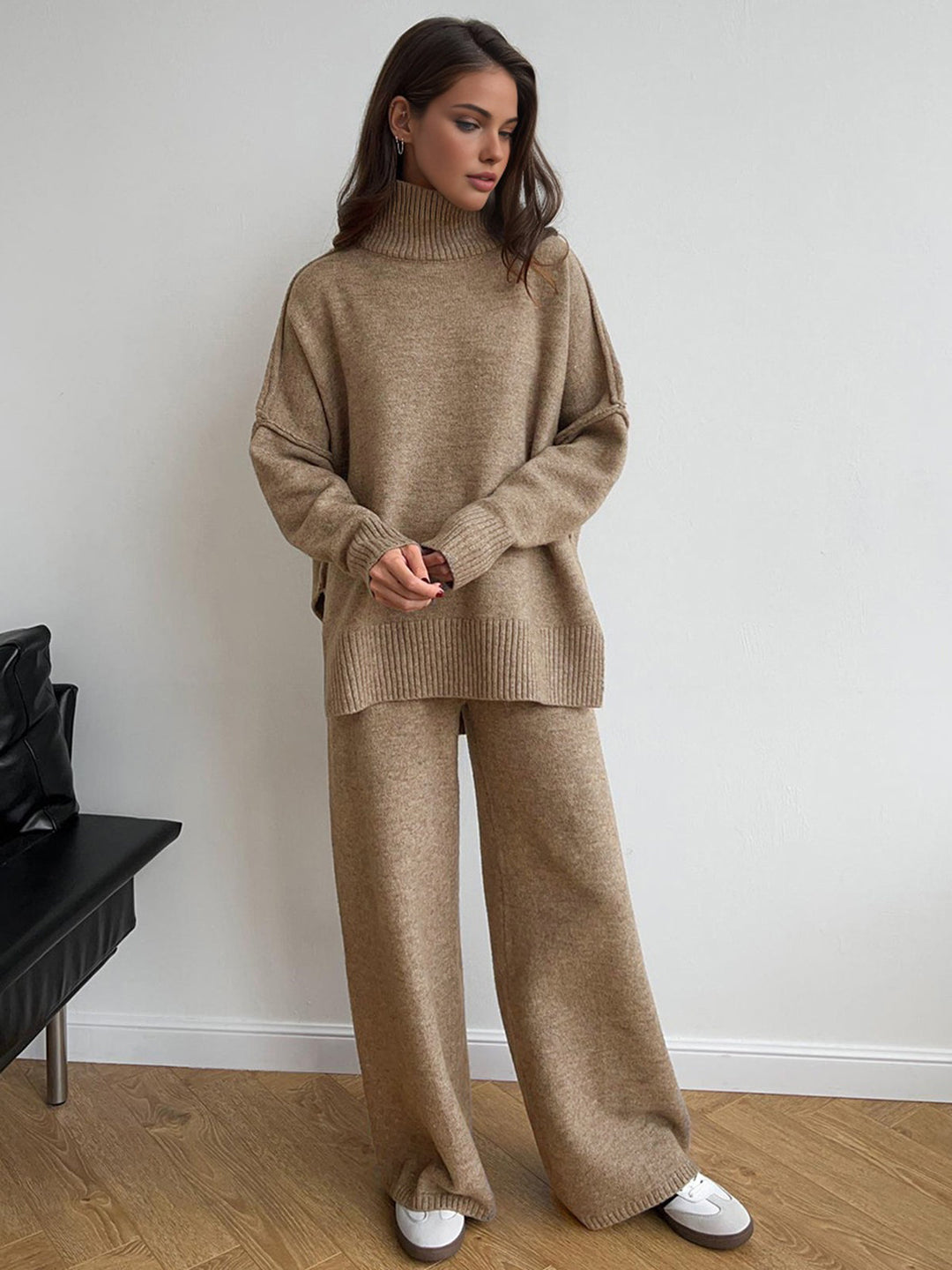 Strickset Rollkragen Pullover und weite Hose