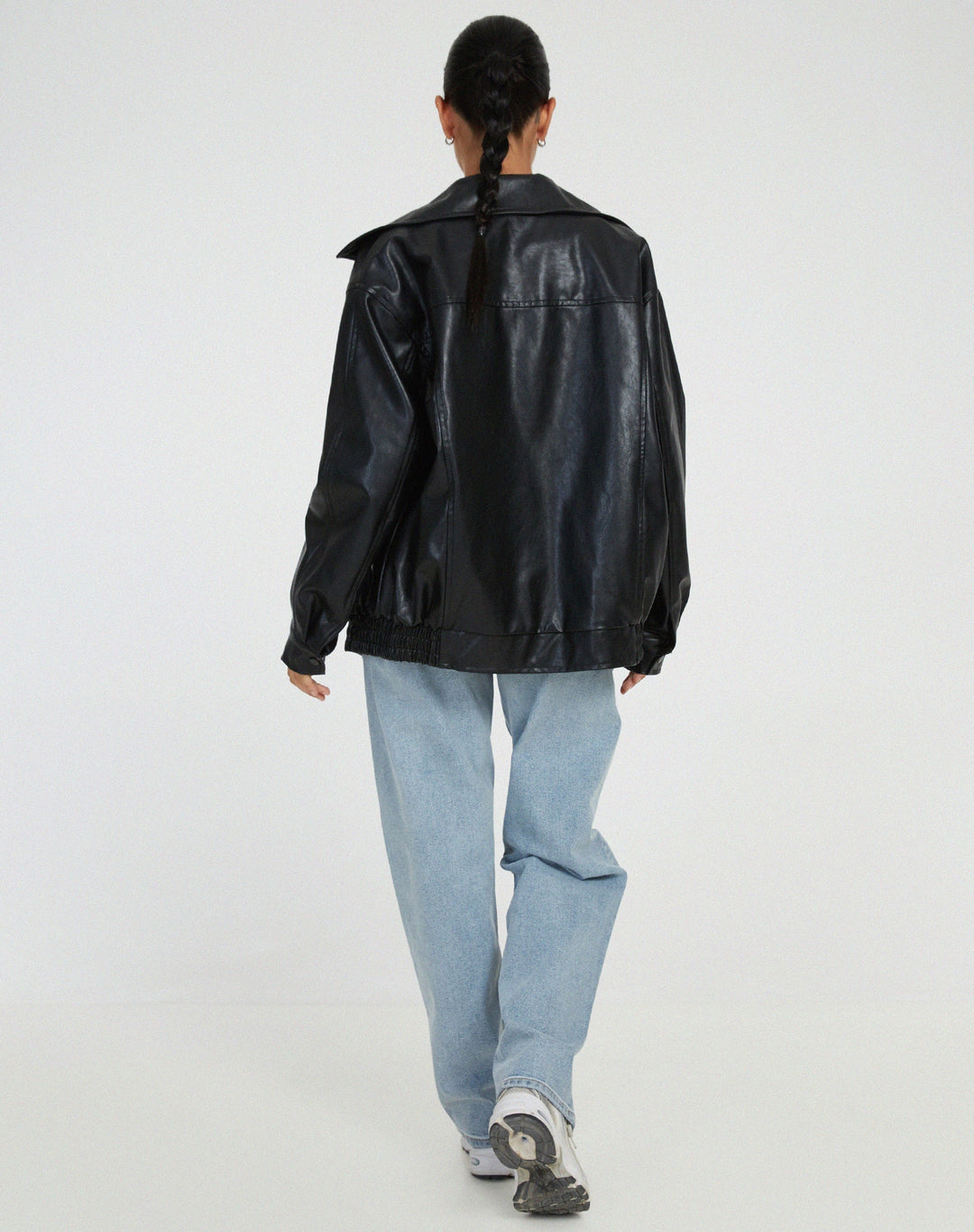 Oversized Bomberjacke aus Kunstleder – Schwarz