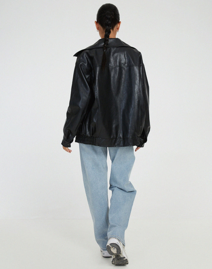 Oversized Bomberjacke aus Kunstleder – Schwarz