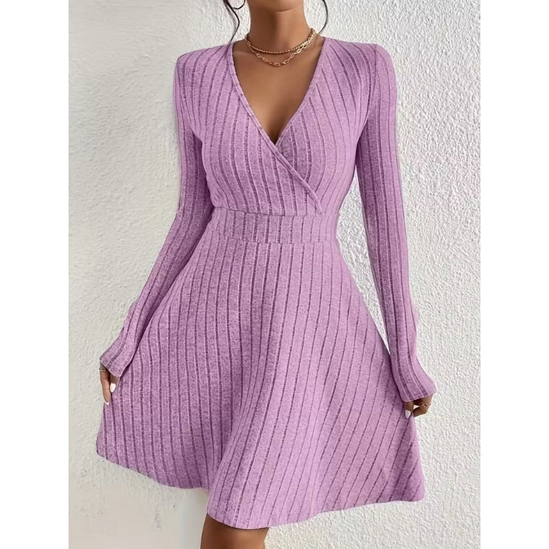 Rippstrick Wickelkleid fürs Büro – Lila