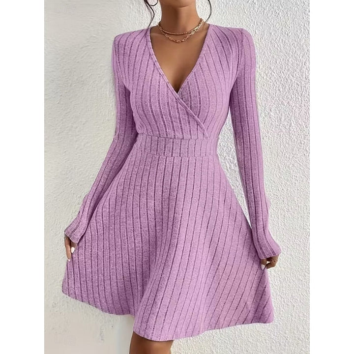 Rippstrick Wickelkleid fürs Büro – Lila